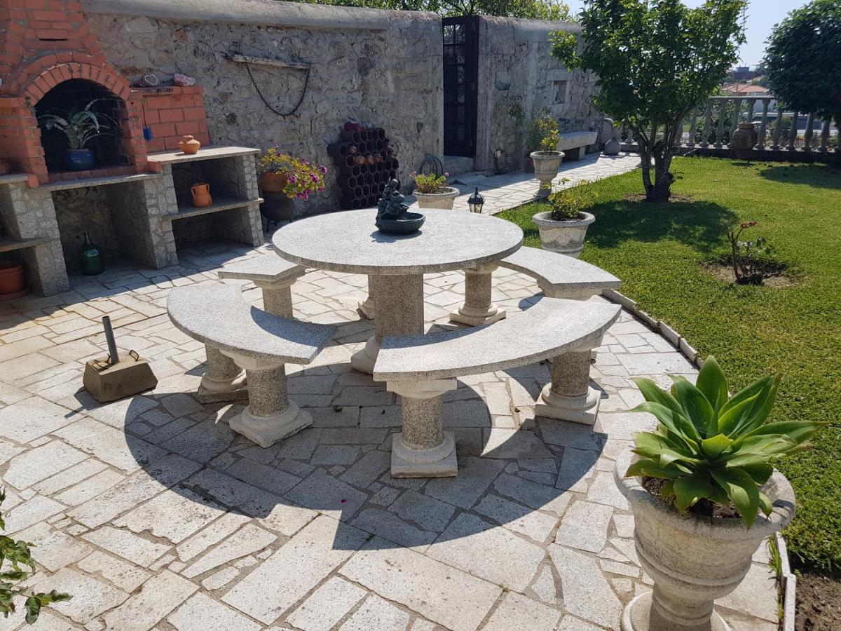 Отель Casa Do Adro Виана-ду-Каштелу Экстерьер фото